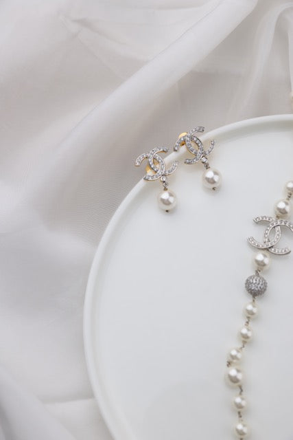 Infinity Pearl Necklace