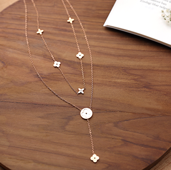 Minimal Statement Necklace